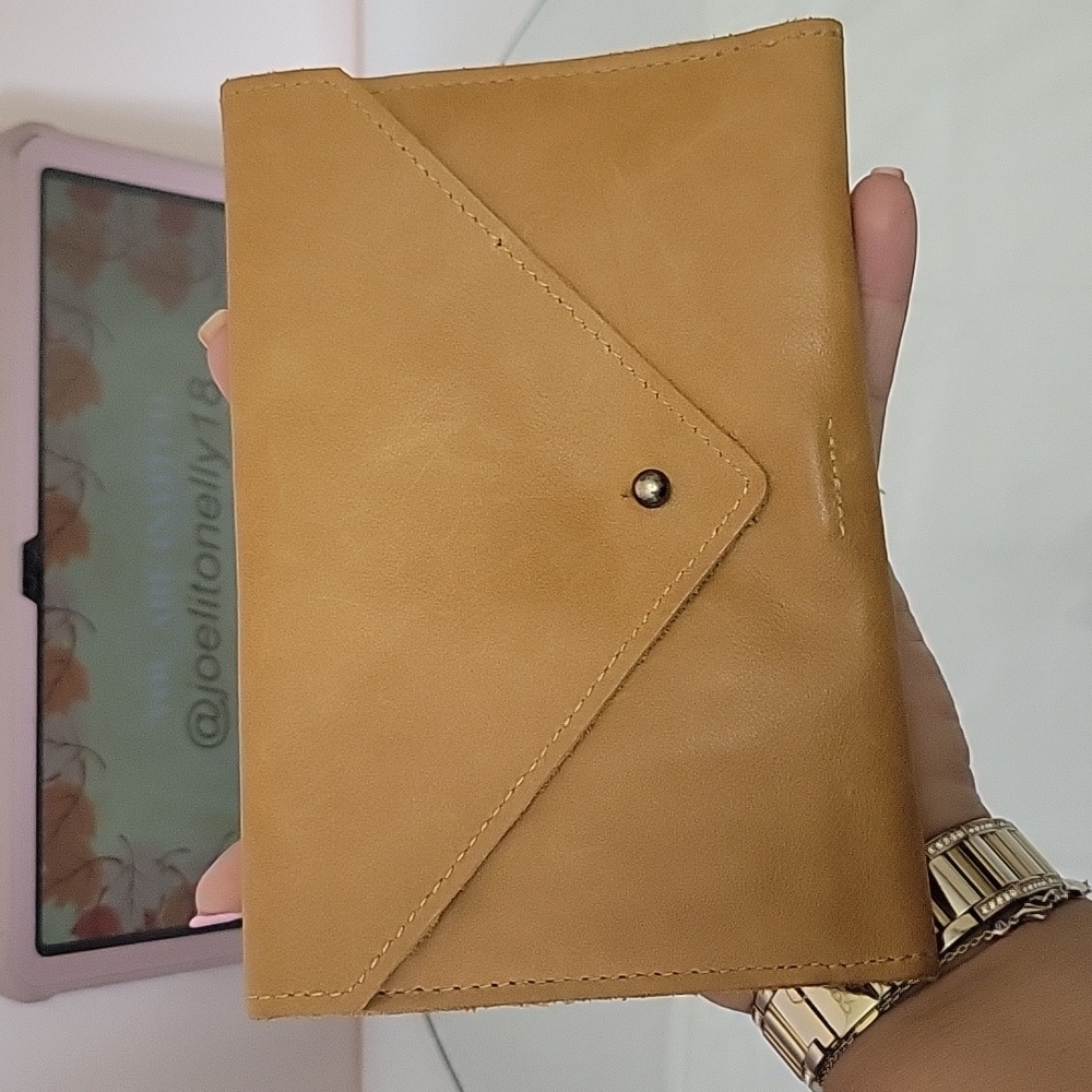Hearth And Hand With Magnolia Leather Wallet Envelope Style Cognac 🦒🦒